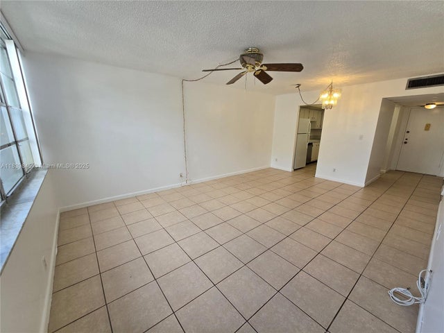 4 of 19 - 2731 Taft St 102, Hollywood, FL