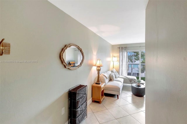 1 of 24 - 2920 Sw 28th Ter 407, Coconut Grove, FL