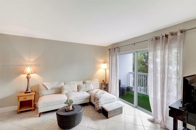 3 of 24 - 2920 Sw 28th Ter 407, Coconut Grove, FL