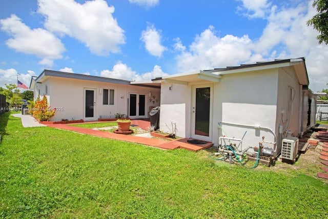 4 of 15 - 11511 Sw 180th St, Miami, FL