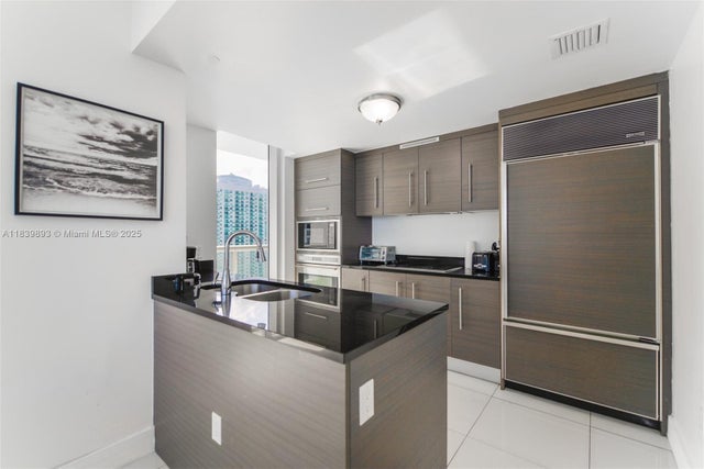 2 of 33 - 485 Brickell Ave 2908, Miami, FL
