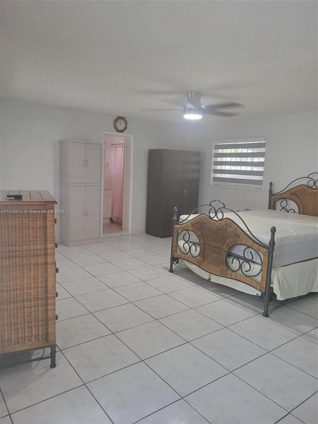 5 of 30 - 305 Nw Opa Locka Blvd, North Miami, FL
