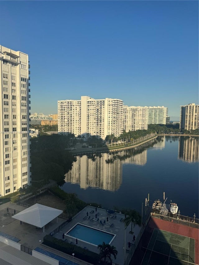 4 of 15 - 2750 Ne 183rd St 1210, Aventura, FL