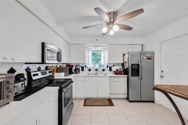 1 of 17 - 500 S Luna Ct 6, Hollywood, FL