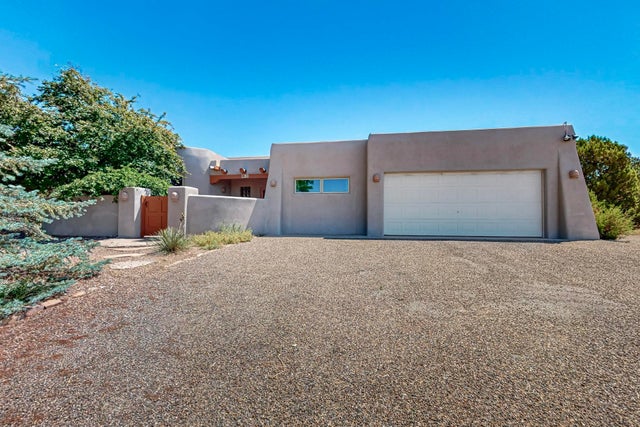1 Reno Road, Santa Fe