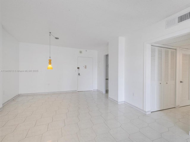 4 of 25 - 400 Kings Point Dr 523, Sunny Isles Beach, FL