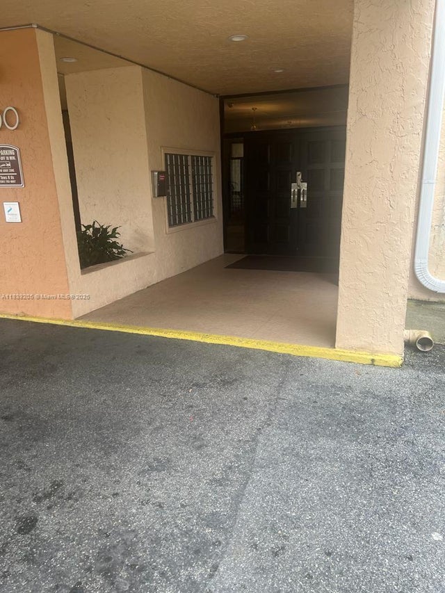 4 of 25 - 500 Executive Center Dr 2g, West Palm Beach, FL
