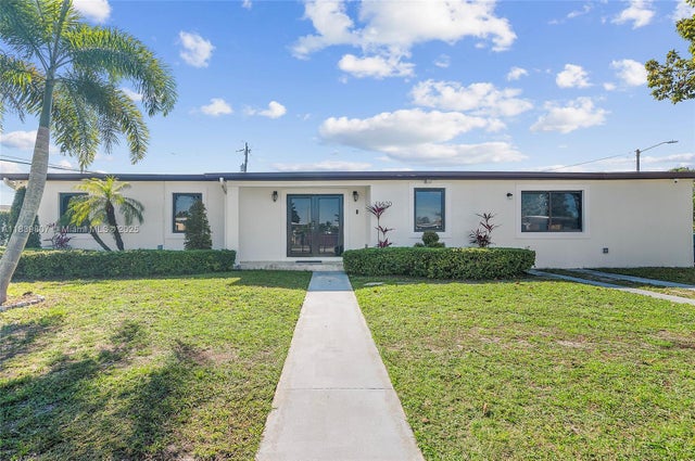 1 of 33 - 11420 Sw 44th St, Miami, FL