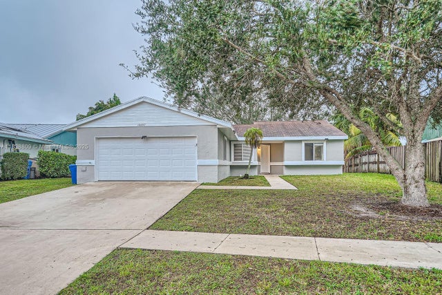 1 of 17 - 10897 Grandview Ct, Royal Palm Beach, FL