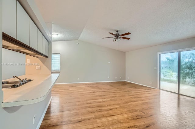 4 of 17 - 10897 Grandview Ct, Royal Palm Beach, FL