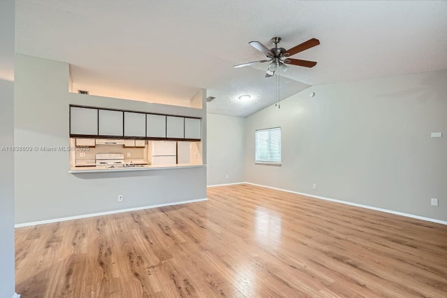 5 of 17 - 10897 Grandview Ct, Royal Palm Beach, FL