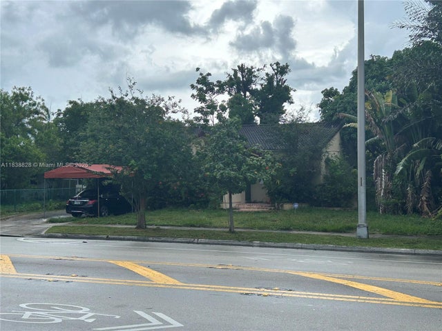 3 of 7 - 1739 Sw 12th Ave, Miami, FL
