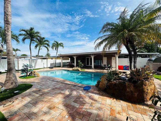 1 of 44 - 180 E 46th St, Hialeah, FL