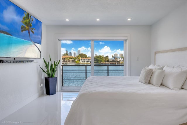 1 of 22 - 16479 Ne 27th Pl 16, North Miami Beach, FL
