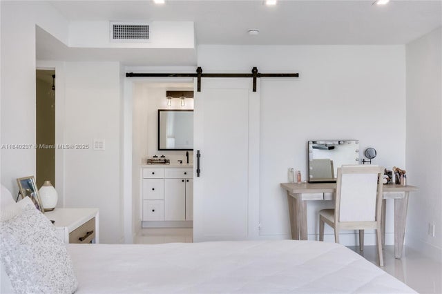 3 of 22 - 16479 Ne 27th Pl 16, North Miami Beach, FL