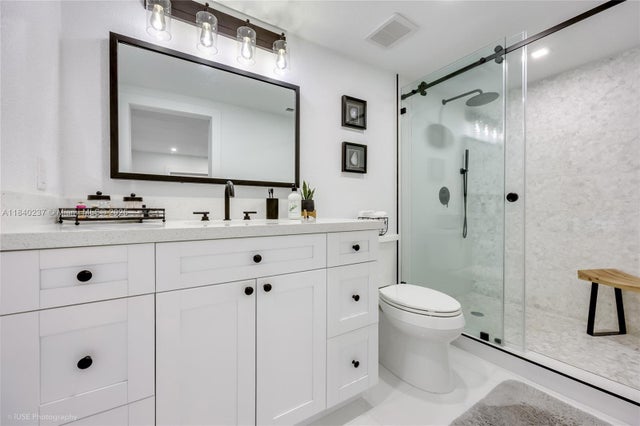 4 of 22 - 16479 Ne 27th Pl 16, North Miami Beach, FL
