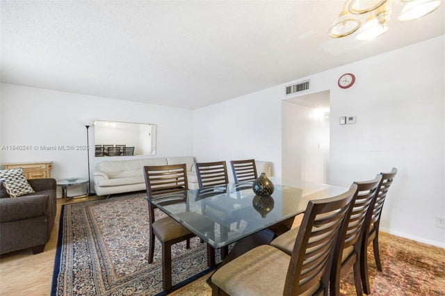 4 of 22 - 5300 Washington St Q207, Hollywood, FL