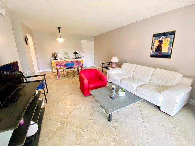 5 of 31 - 2990 Ne 16th Ave 204, Oakland Park, FL