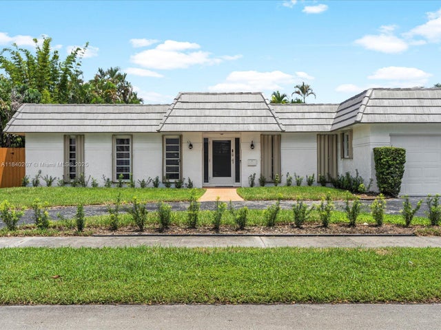 2 of 36 - 3721 N 55th Ave, Hollywood, FL