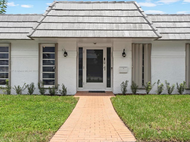 3 of 36 - 3721 N 55th Ave, Hollywood, FL