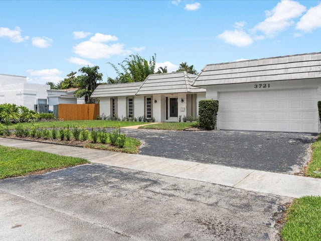 5 of 36 - 3721 N 55th Ave, Hollywood, FL