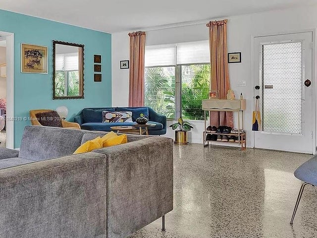 5 of 20 - 707 Se 11th Ct, Fort Lauderdale, FL