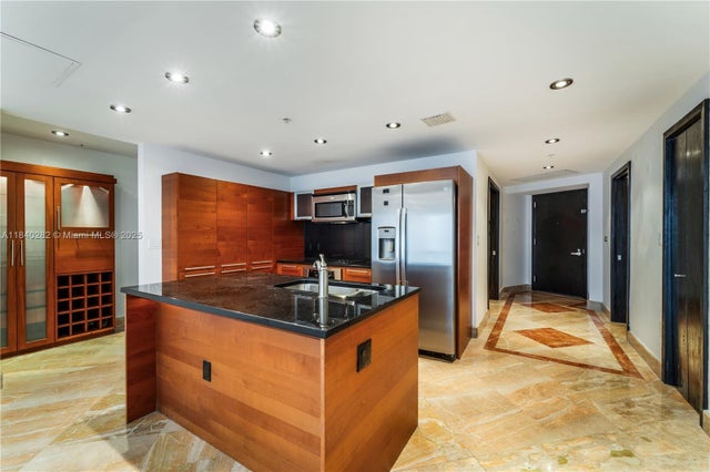 5 of 40 - 1900 N Bayshore Dr 3715, Miami, FL