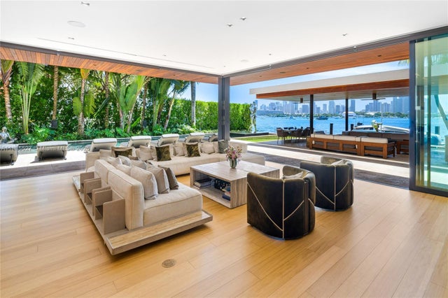 3 of 76 - 126 W San Marino Dr, Miami Beach, FL