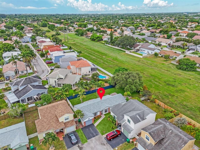 4 of 26 - 535 Radford Ter, Davie, FL