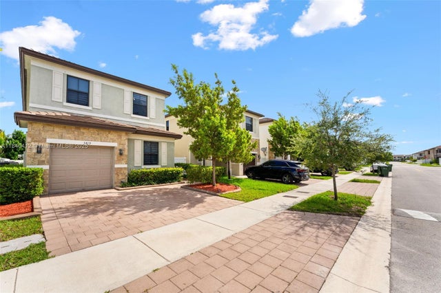 3 of 53 - 3419 W 109th Pl, Hialeah, FL