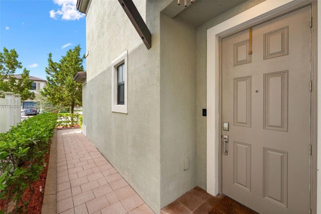 5 of 53 - 3419 W 109th Pl, Hialeah, FL