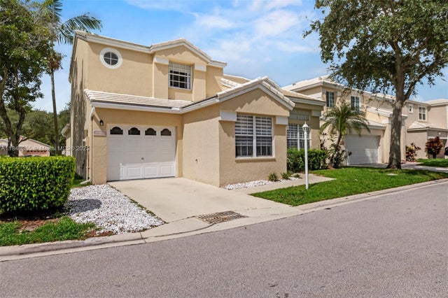 3 of 37 - 9384 Nw 8th Cir, Plantation, FL