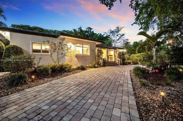 5 of 60 - 5701 Sw 33rd St, Miami, FL