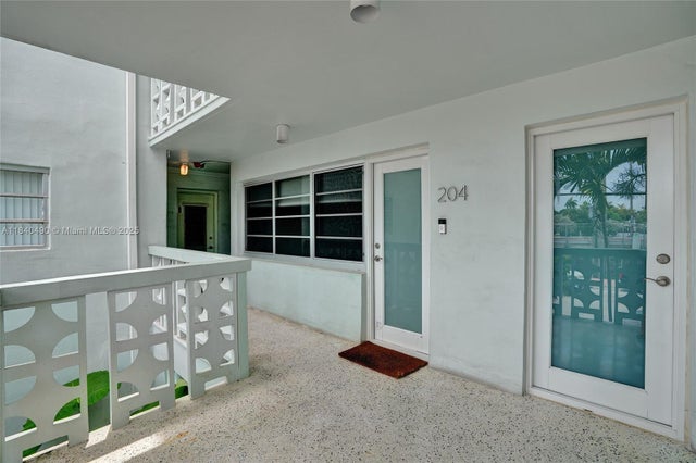 3 of 28 - 1100 11th St 204, Miami Beach, FL