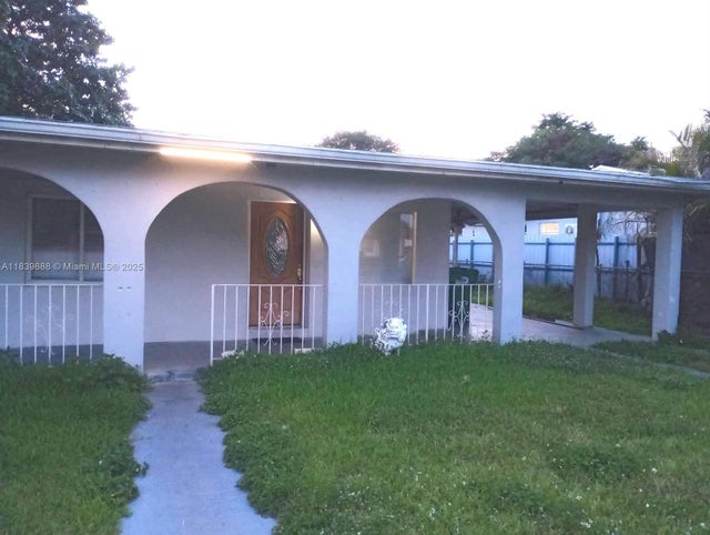 3 of 11 - 14760 Tyler St, Miami, FL