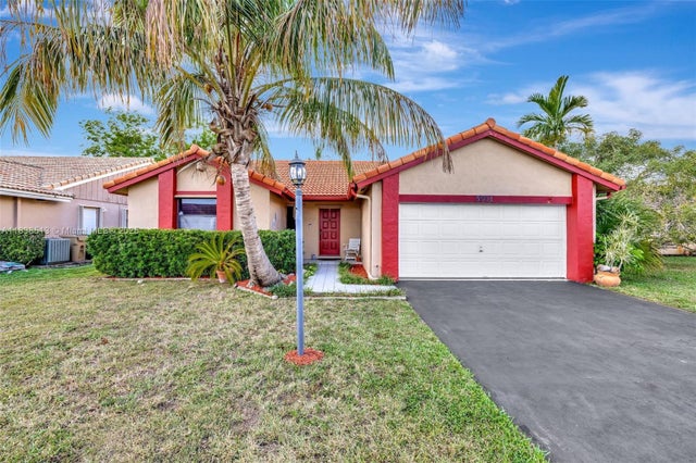 1 of 38 - 5911 Epsom Ln, Davie, FL