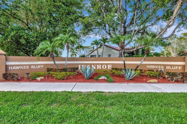 3 of 38 - 5911 Epsom Ln, Davie, FL