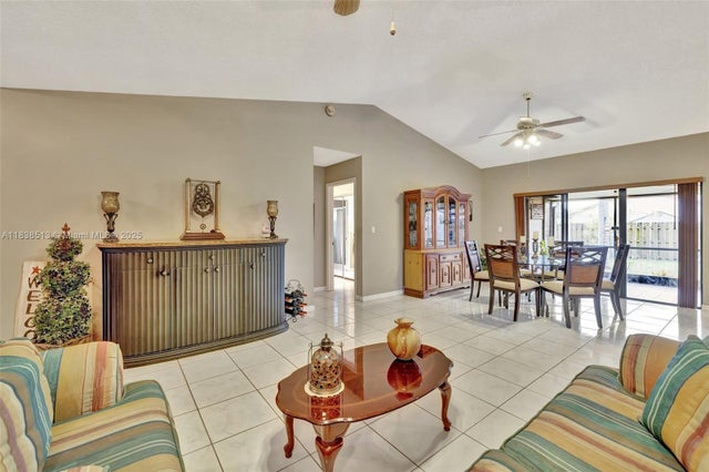 5 of 38 - 5911 Epsom Ln, Davie, FL