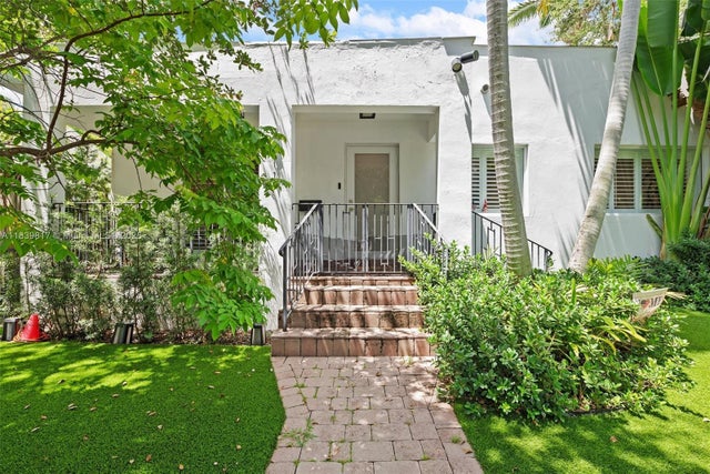 4 of 10 - 2511 Tequesta Ln, Coconut Grove, FL