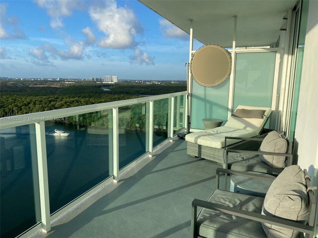 1 of 18 - 400 Sunny Isles Blvd 2007, Sunny Isles Beach, FL