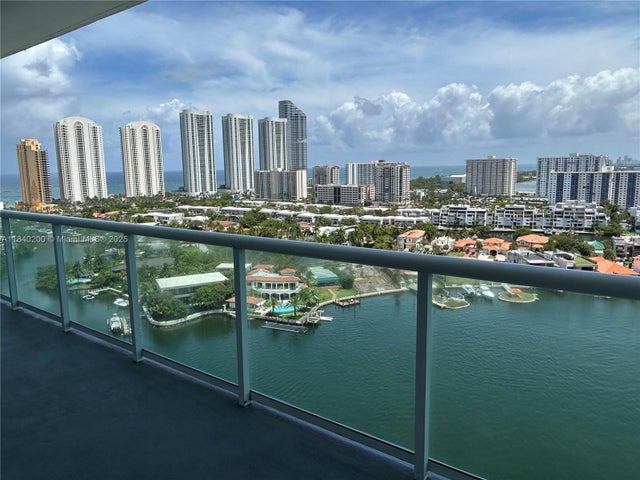 3 of 18 - 400 Sunny Isles Blvd 2007, Sunny Isles Beach, FL