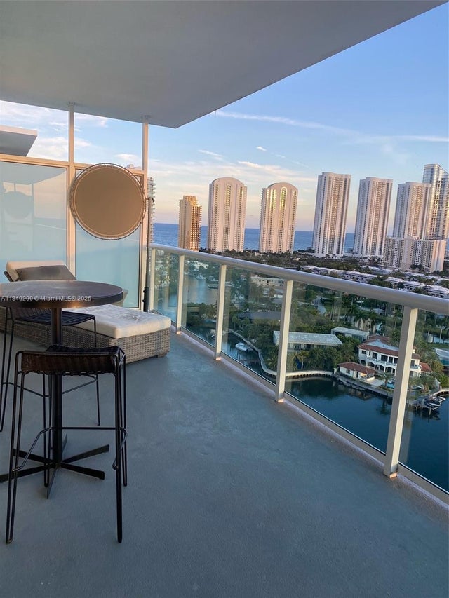 4 of 18 - 400 Sunny Isles Blvd 2007, Sunny Isles Beach, FL
