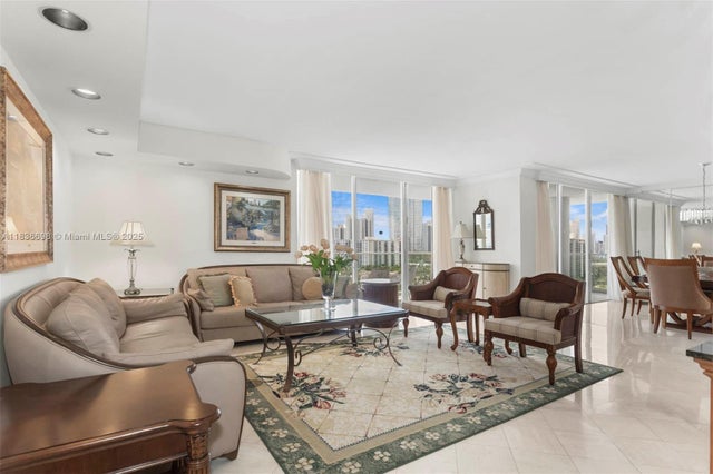 4 of 29 - 19707 Turnberry Way 15-e, Aventura, FL