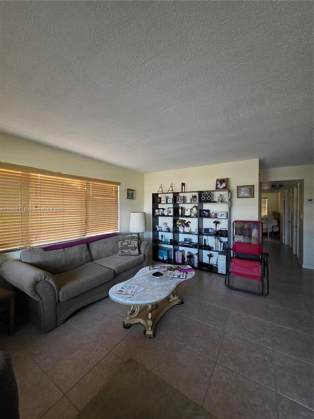 2 of 22 - 135 Ne 202nd Ter N25, Miami Gardens, FL