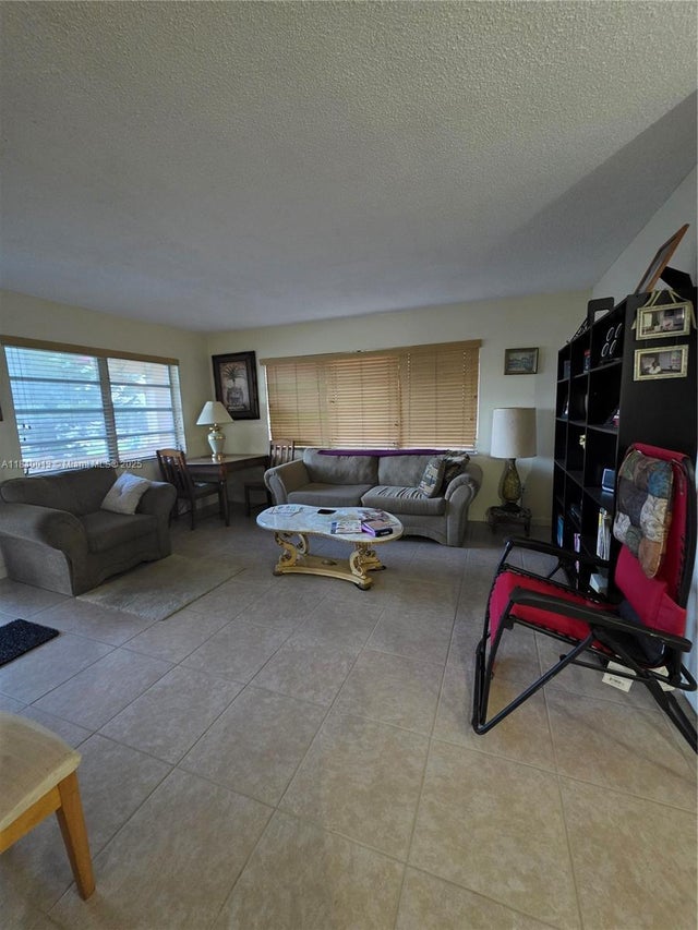 3 of 22 - 135 Ne 202nd Ter N25, Miami Gardens, FL