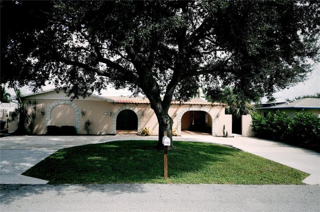 1 of 12 - 2359 N Wallen Dr, Palm Beach Gardens, FL