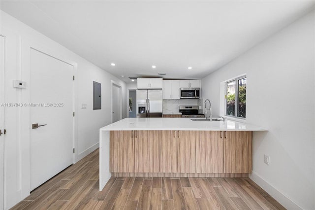 3 of 35 - 5900 Nw 5th Ct, Miami, FL
