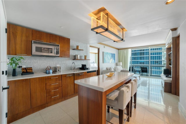 2 of 53 - 6801 Collins Ave 1014 (door 1004), Miami Beach, FL