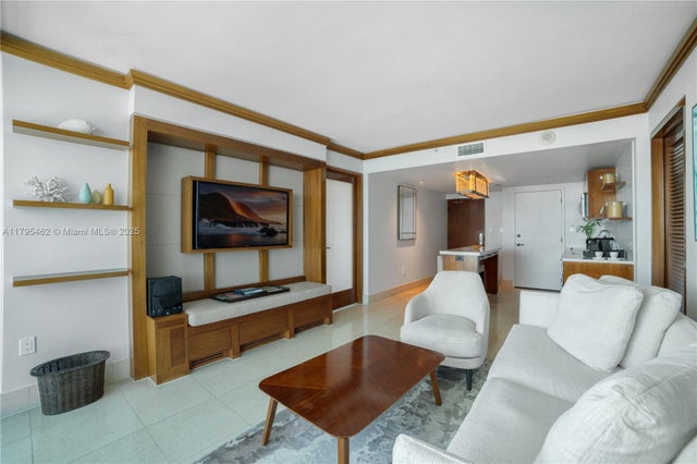 4 of 53 - 6801 Collins Ave 1014 (door 1004), Miami Beach, FL