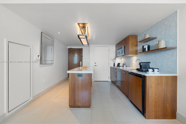 4 of 48 - 6801 Collins Ave 502 (door 511), Miami Beach, FL